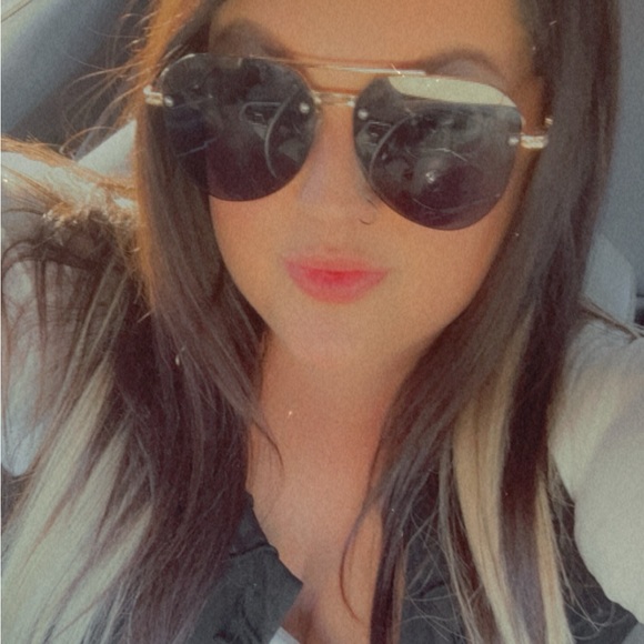 Meet your Posher, Justi - Picture 3 of 5